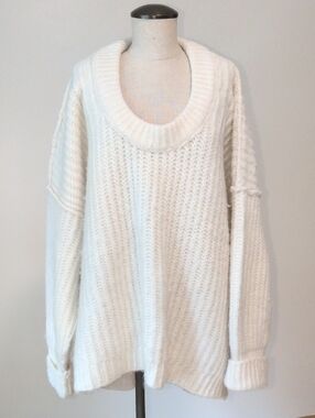 M Free People Ivory Scoop Neck Chunky Knit Sweater